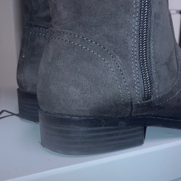 PRE-LOVED WONDER NATION SIZE 3 GREY TASSLE ZIPPERED BOOTS - Picture 6 of 12